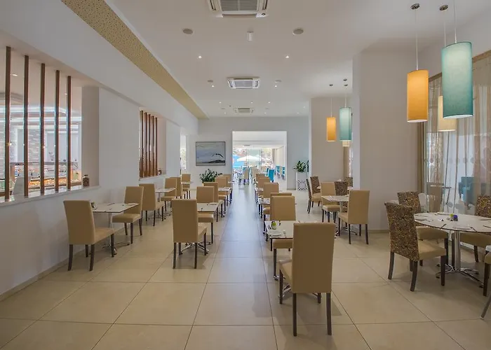 Stamatia Ayía Nápa